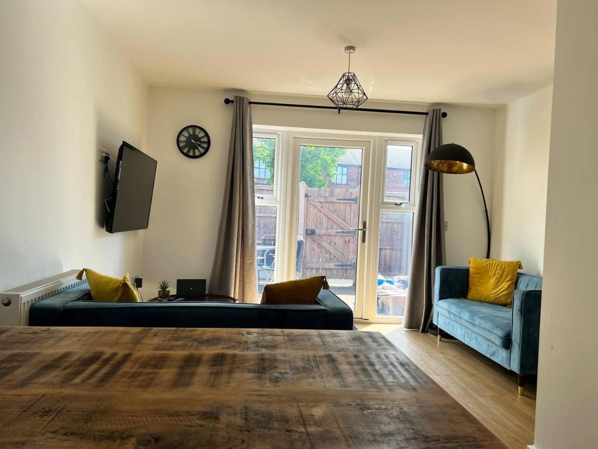 Beautiful 4-Bed House In Lincoln- Close To Centre Zewnętrze zdjęcie